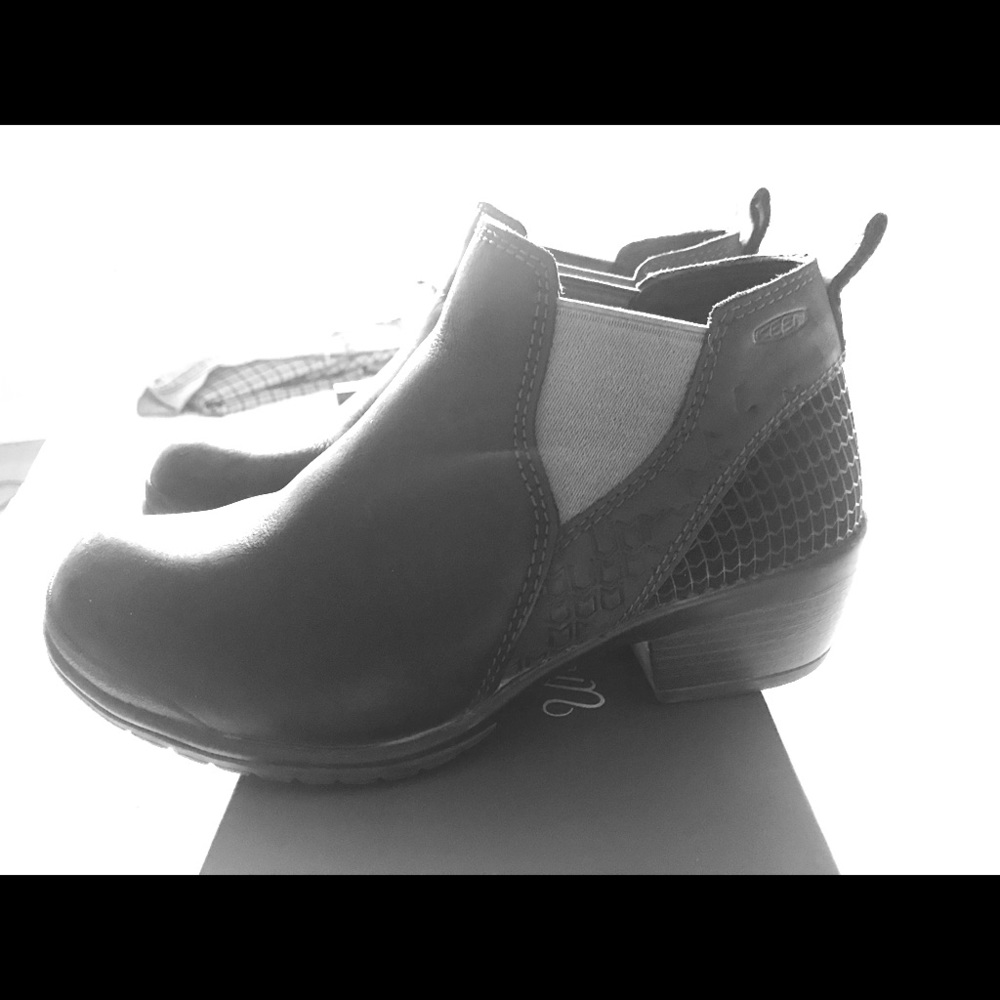 Keen Chelsea Boots